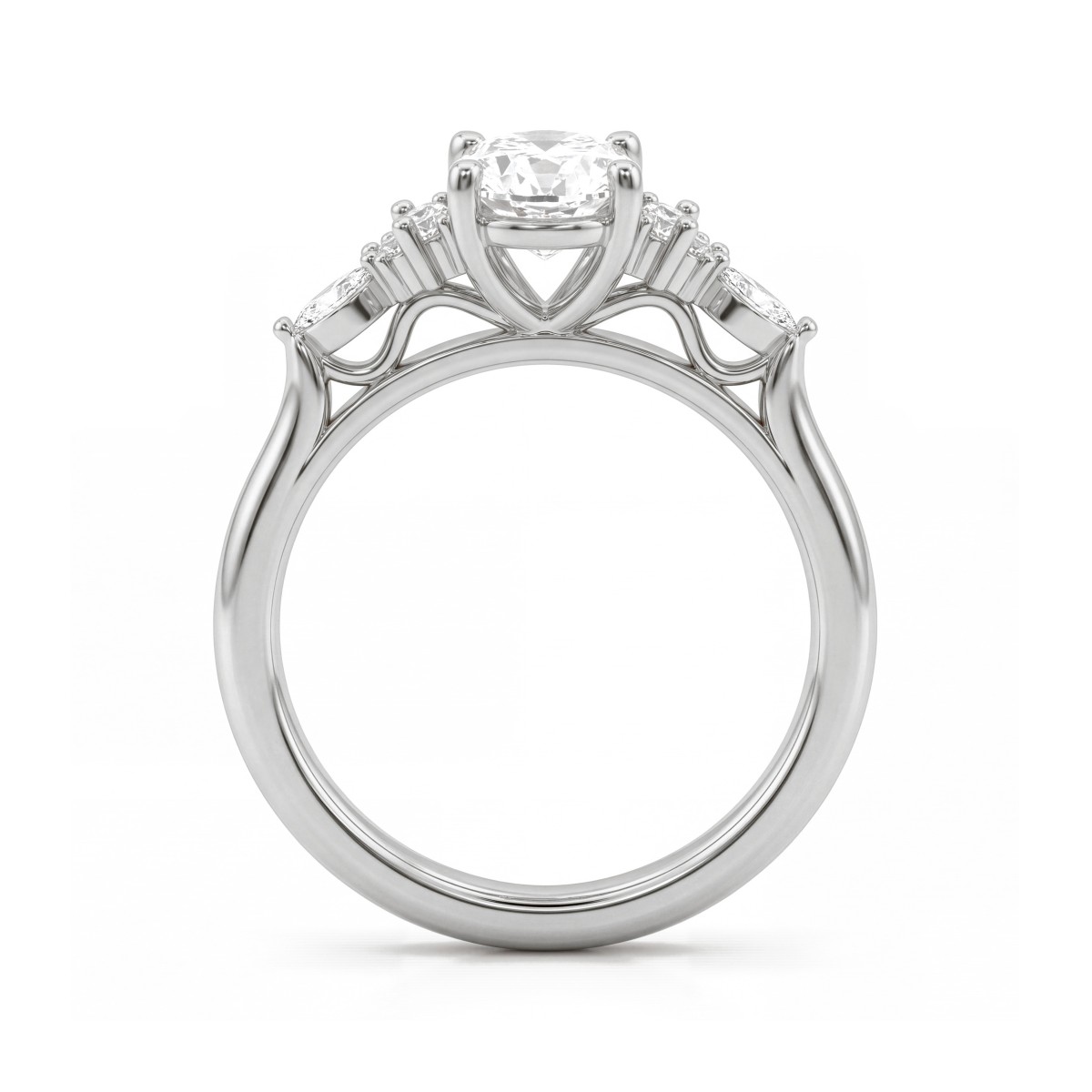 Ondine - ovale moissanite ring met marquiseclusters op de schouders