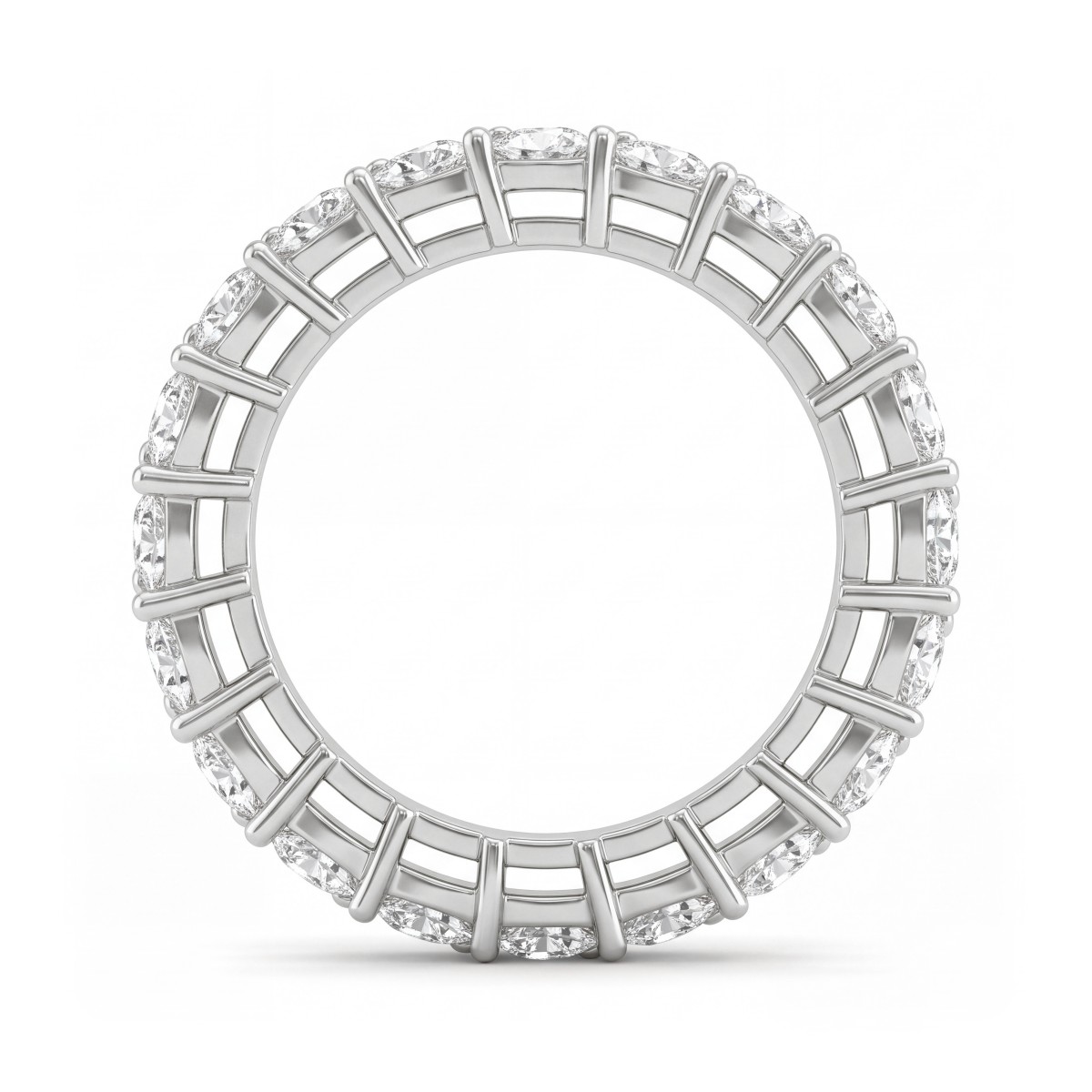 Laurel - peervormige moissanite volledig bezette eternity ring met gekantelde stenen