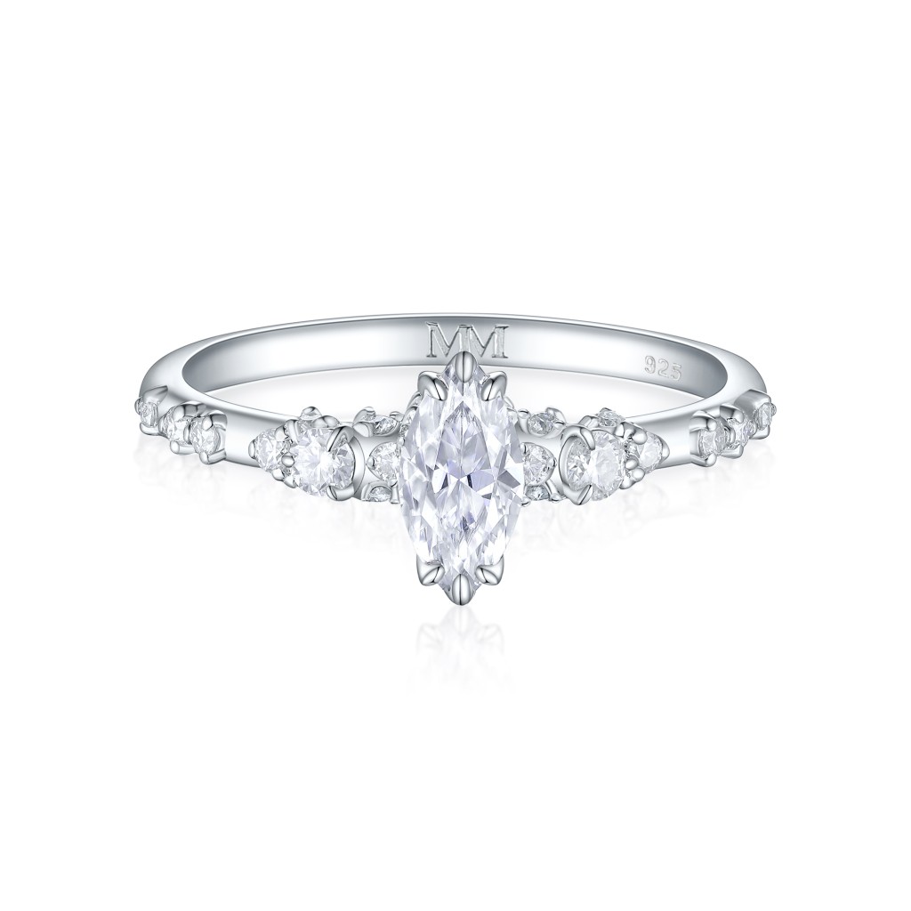 Elegante - Marquise Moissanite Ring met Vintage Geïnspireerde Minimalistische Zijstenen