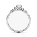 Ovaal - Moissaniet ring met minimalistische zijstenen