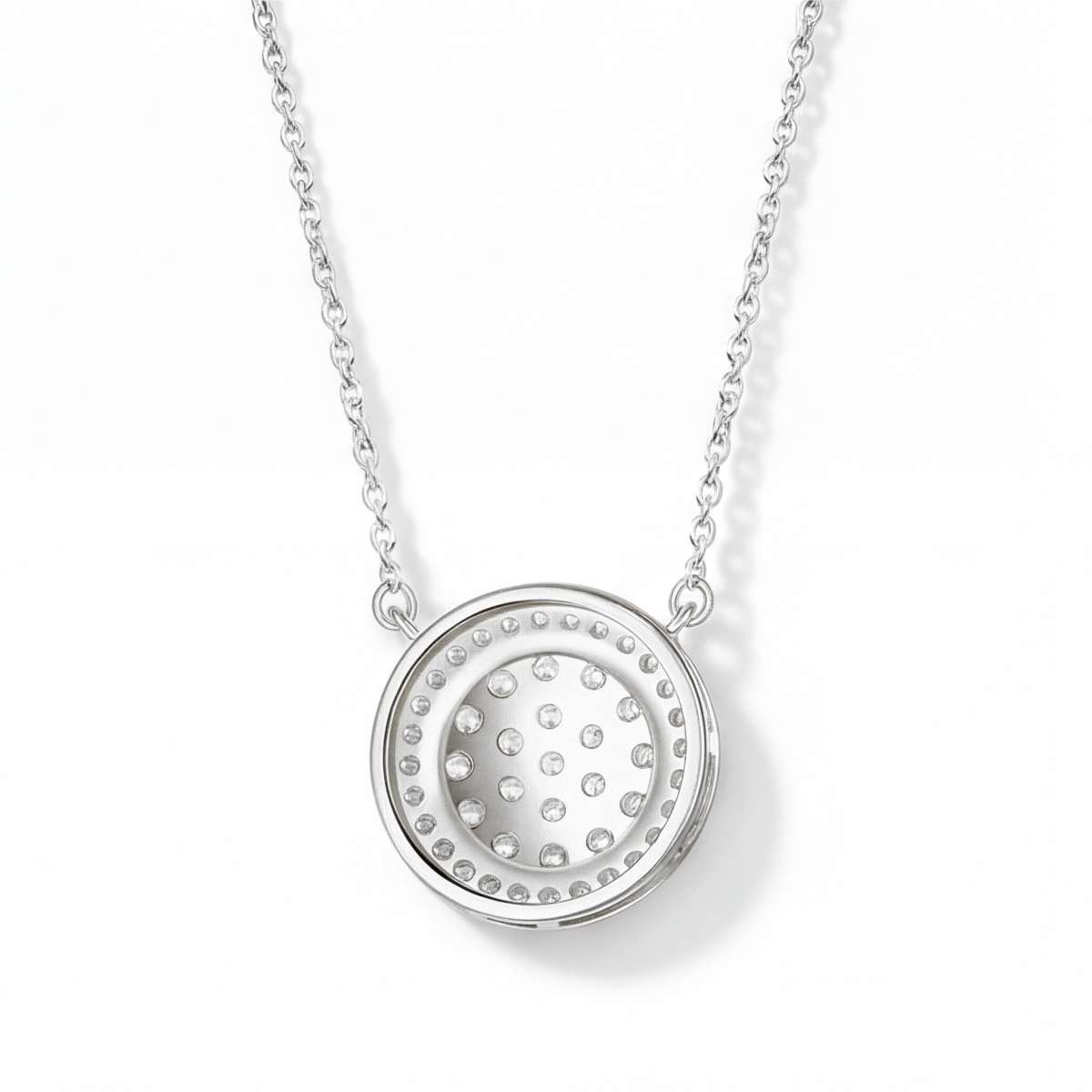 Brillante - Ronde Moissanite Cluster Hanger met Pavé Halo