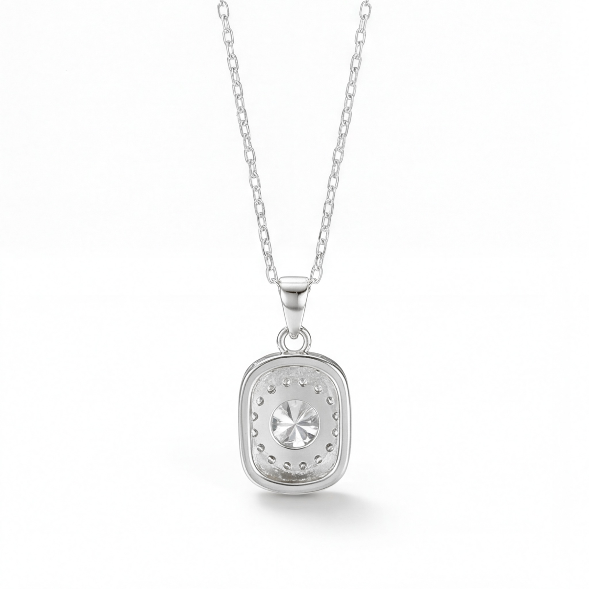 Memento - Briljante Moissanite Hanger in Pavé Halo Ontwerp