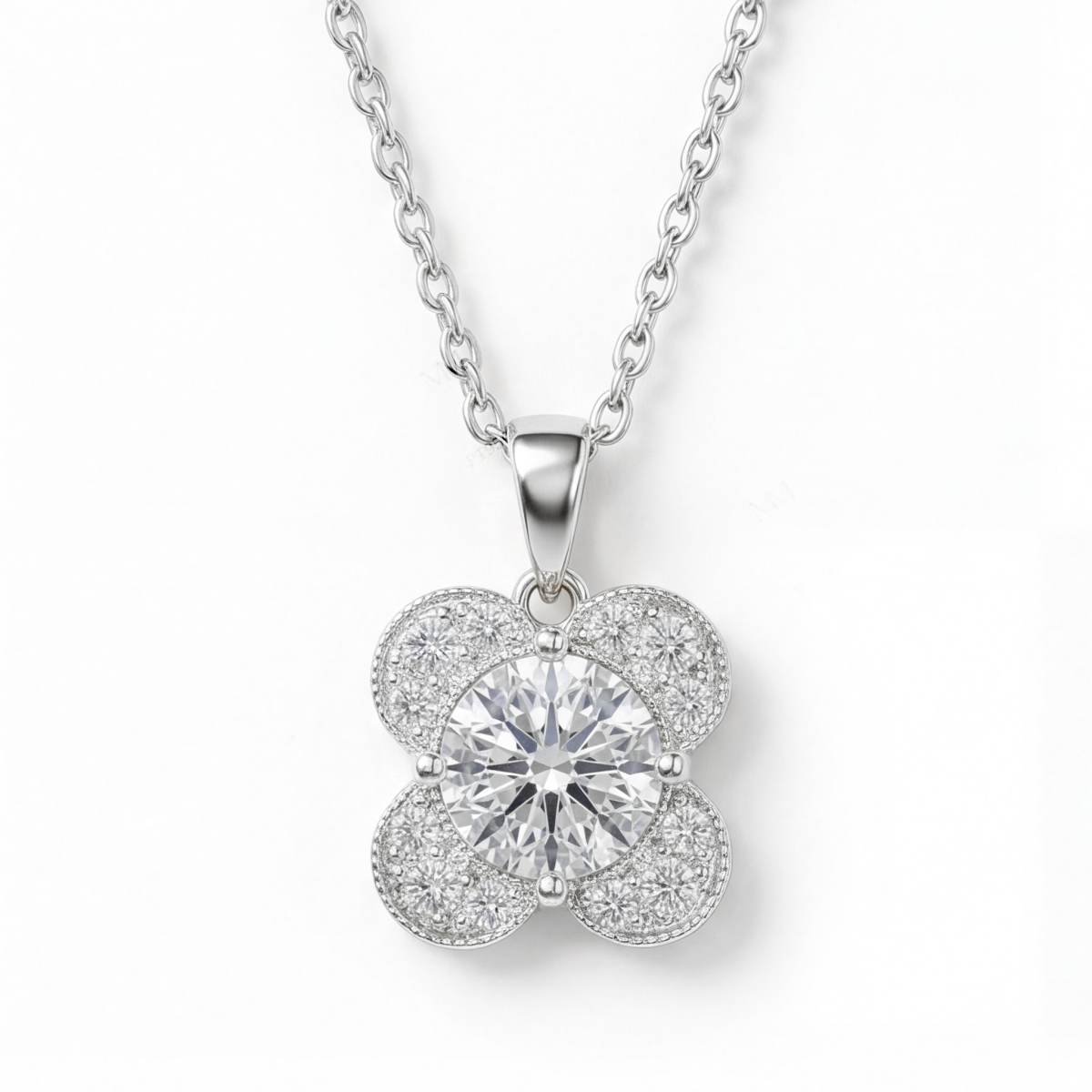 Flora - Klaver Ontwerp Moissanite Hanger met Pavé Accenten