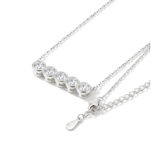Quinta - Vijfstenen Moissanite Ketting in Kastzetting