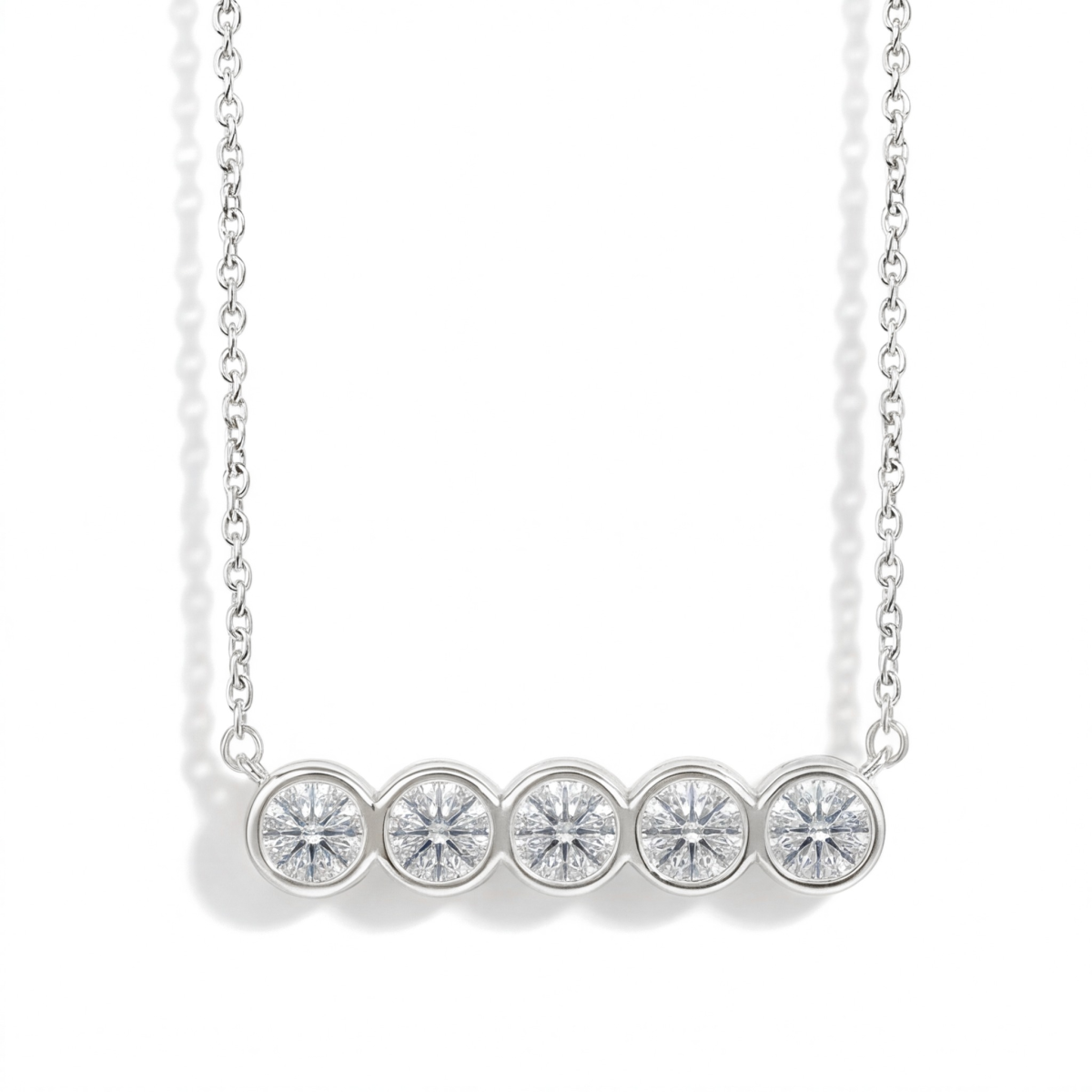 Quinta - Moissaniet ketting met vijf stenen in een bezel
