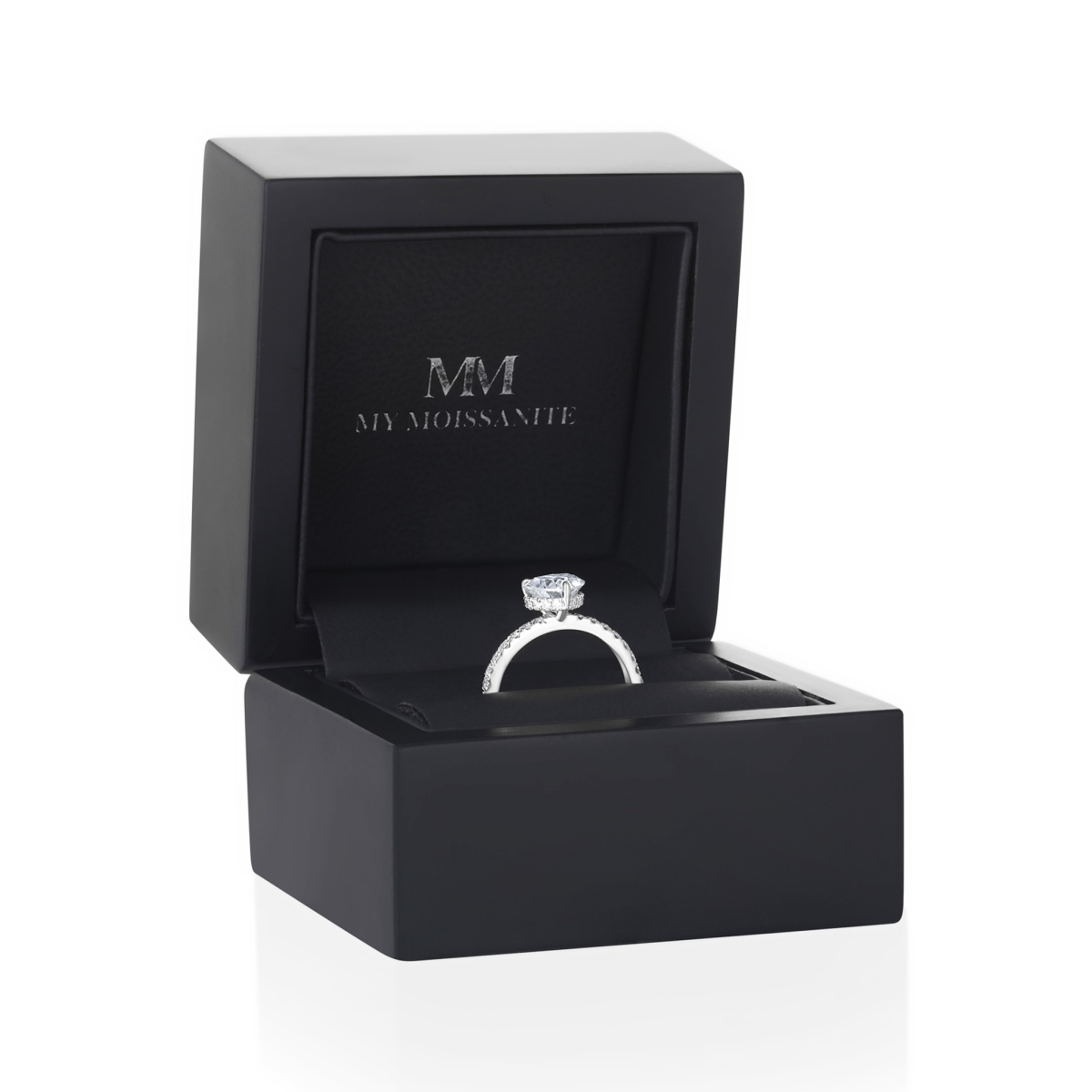 Amoretta - Hart Geslepen Moissanite Verlovingsring Met Pavé Schouders