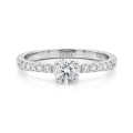 Finesse - Moissanite verlovingsring met zijstenen