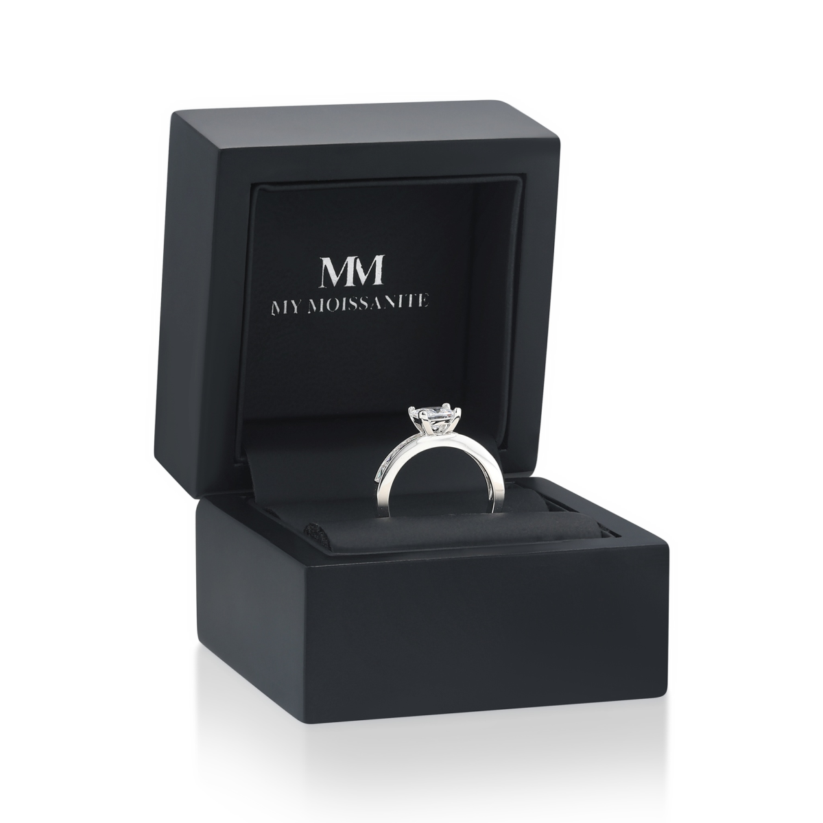 Clarity - Princess Cut Moissanite Verlovingsring Met Kanaal Gezette Zijstenen