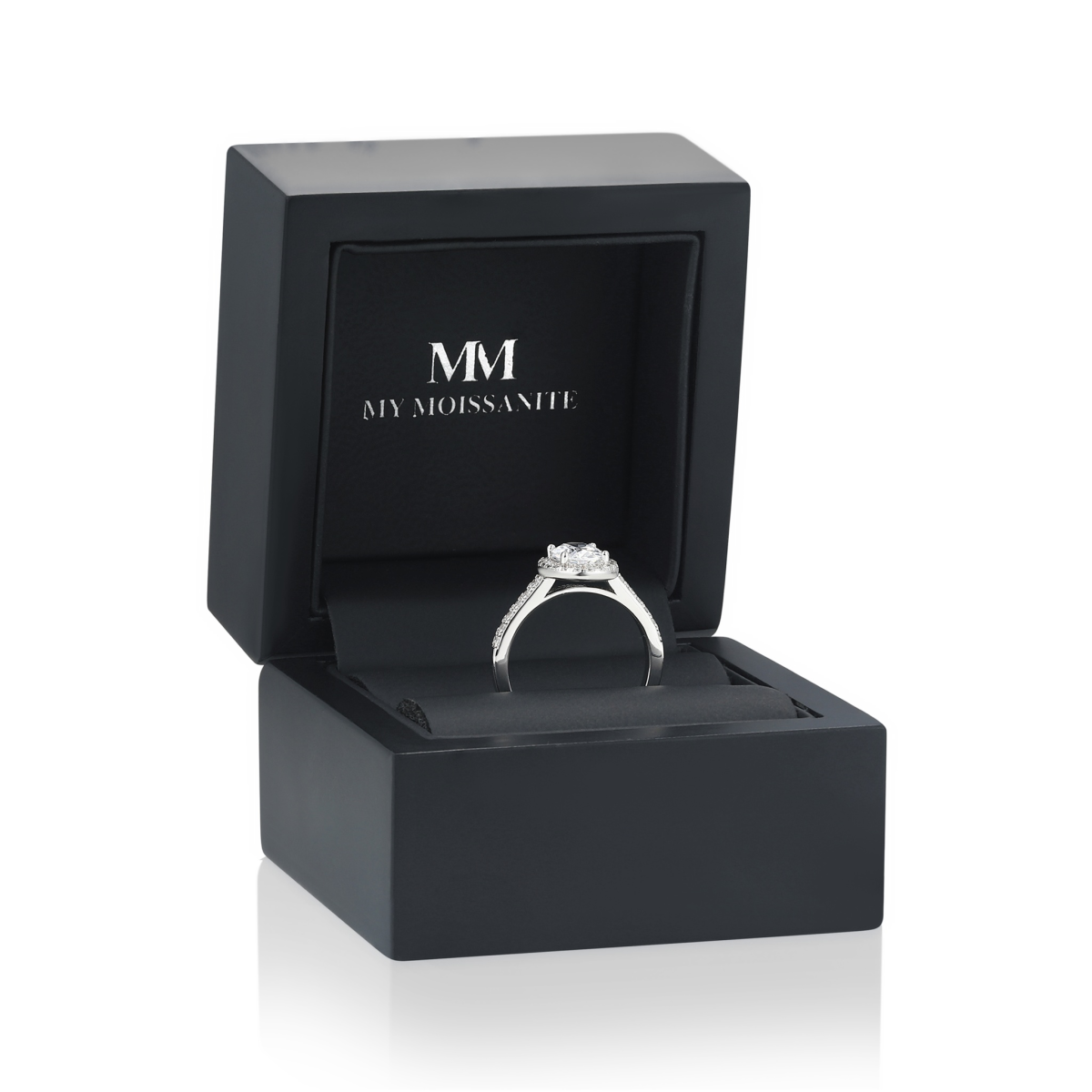 Orletta - Ovaal Moissanite Verlovingsring met Pavé Halo en Band