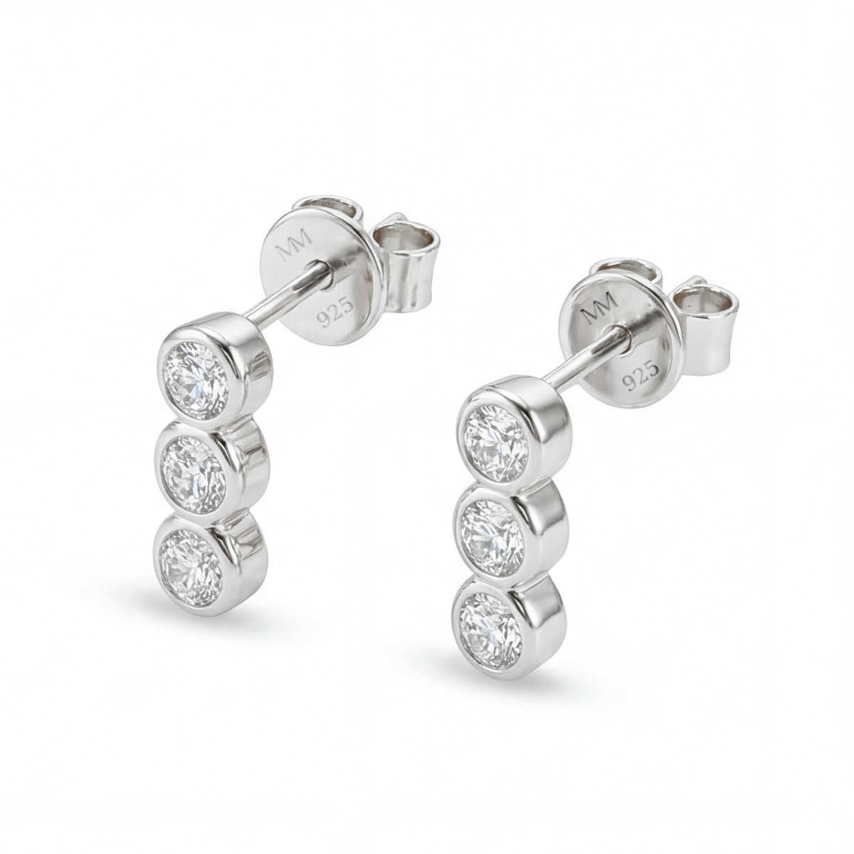 Tri-Bezel - Moissanite Stud Oorbellen in Bezel Setting