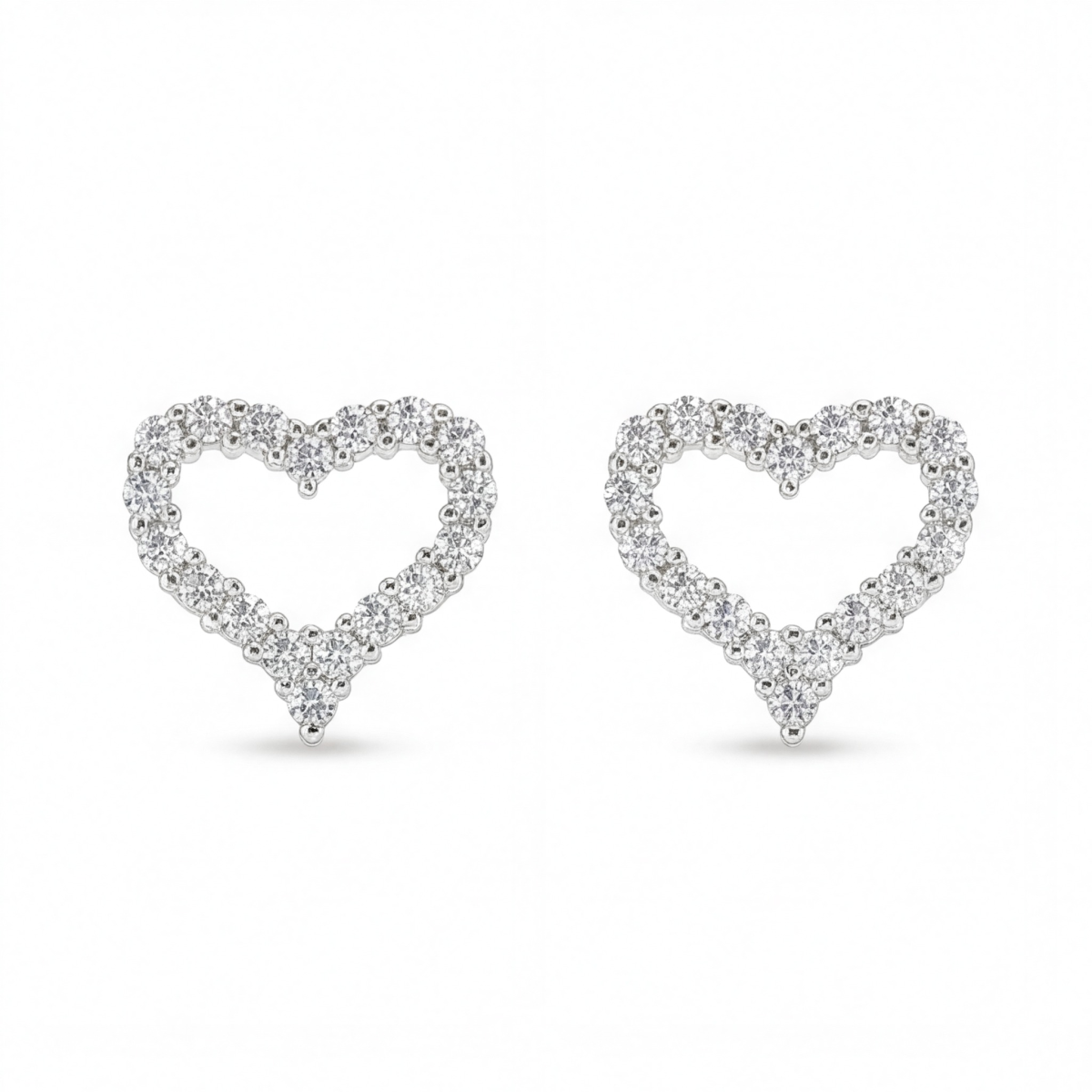 Corazon - Moissanite oorbellen in hartvormige pavé zetting