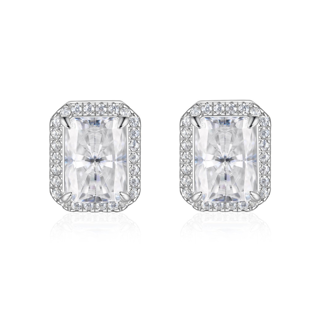 Aura - Radiant Moissanite Oorknopjes in Halo Zetting