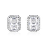 Aura - Radiant Moissanite Oorknopjes in Halo Zetting