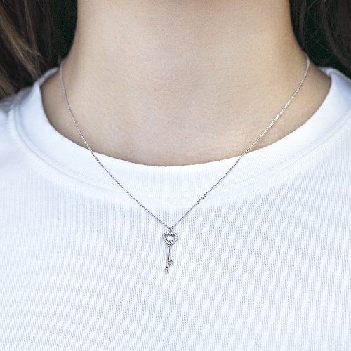 Amore - Hart Sleutel Moissanite Hanger met Pave Zetting