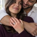 Amoria - Hart Geslepen Moissanite Verlovingsring Met Halo En Pavé Zet Zijstenen