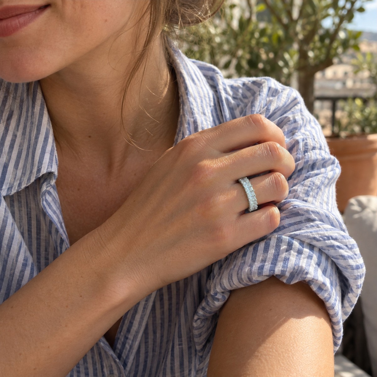Radiline - radiant moissanite driekwart bezette eternity ring