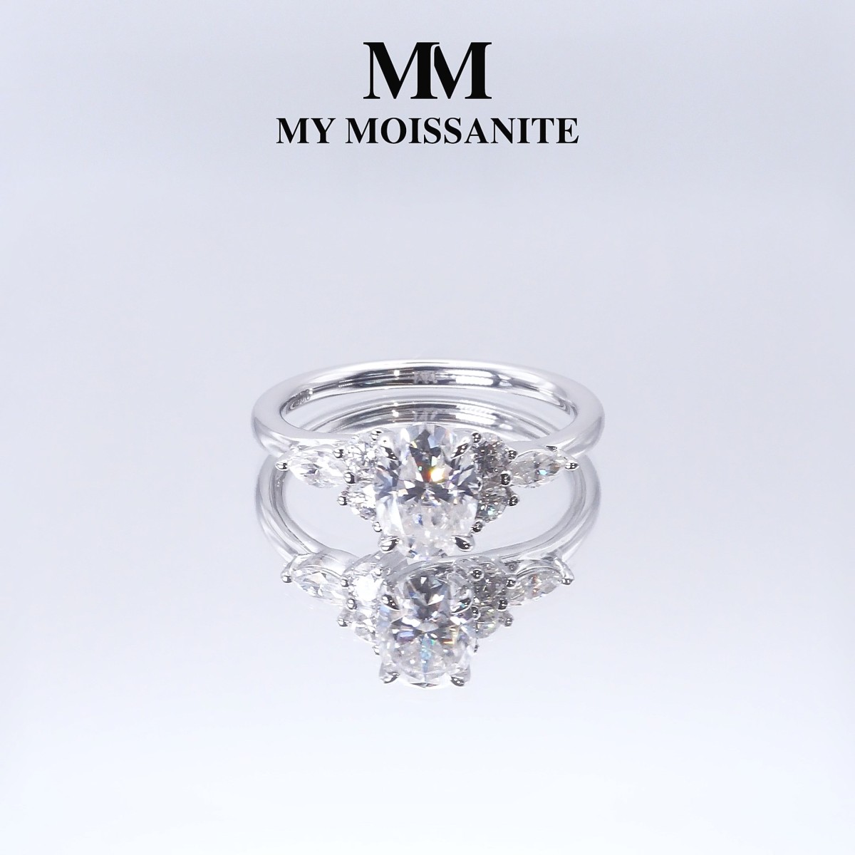 Olivette - Ovaal Geslepen Moissanite Verlovingsring met Marquise Zijstenen