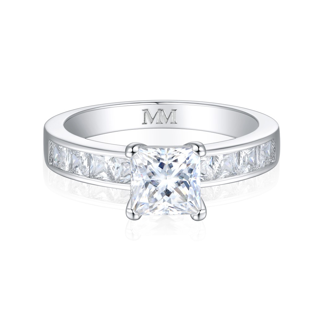 Clarity - Princess Cut Moissanite Verlovingsring Met Kanaal Gezette Zijstenen
