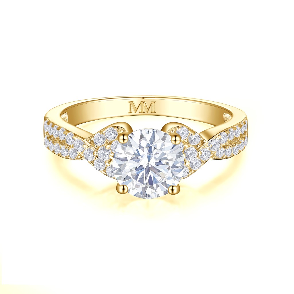 Mirari - Moissanite Verlovingsring Met Gedraaide Split-Shank En Pavé Ingezette Accenten