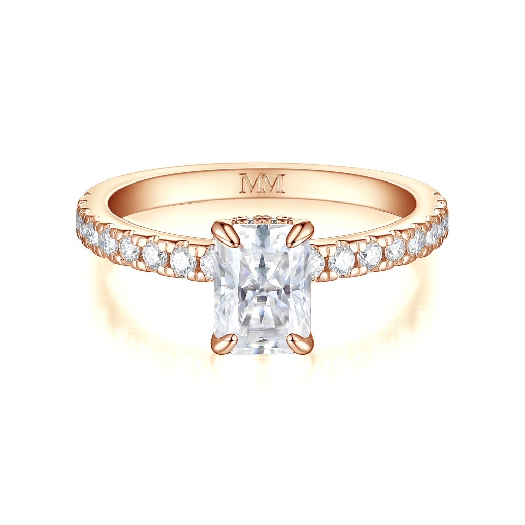 Astra - Radiant Moissanite Ring met Pavé Zijstenen & Hidden Halo