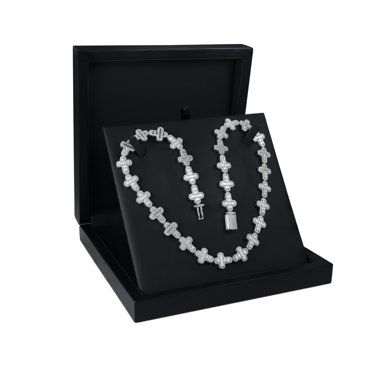 Virtuoso - Smaragd Geslepen Moissanite Pavé Kruis Schakelketting Met Statement Sluiting
