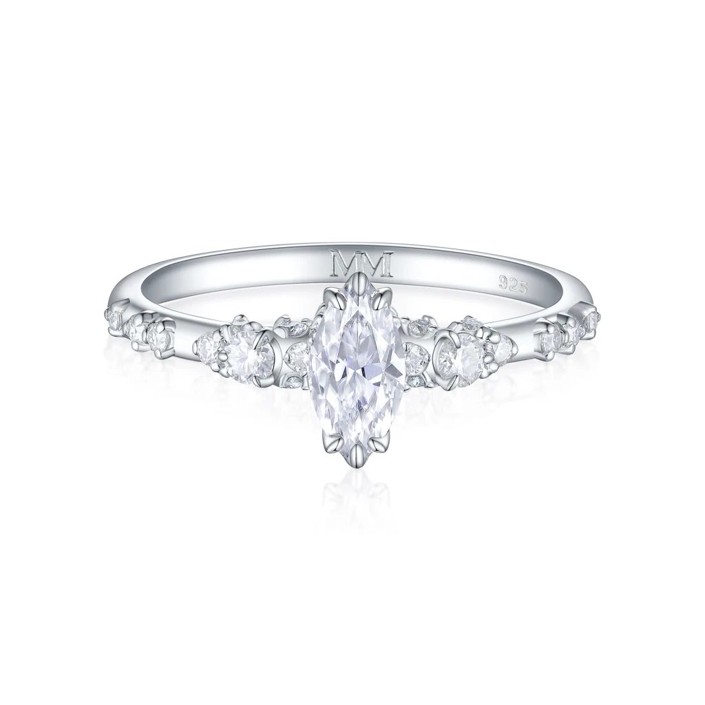 Elegante - Marquise Moissanite Ring met Vintage Geïnspireerde Minimalistische Zijstenen