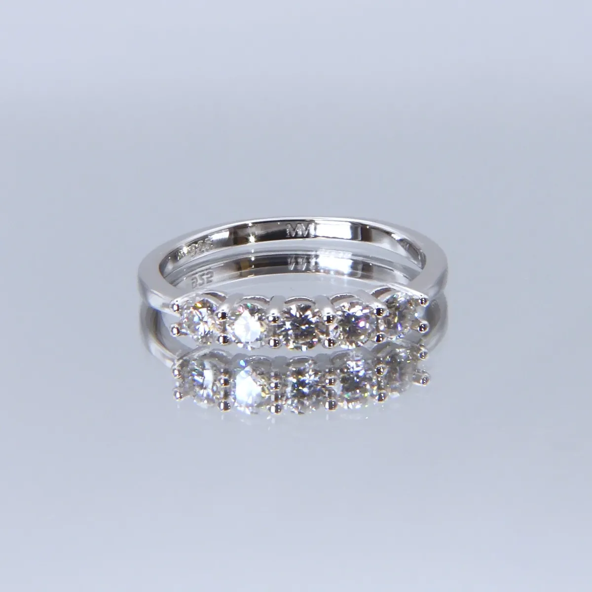 Quintella - 5 Stenen Moissanite Jubileumring
