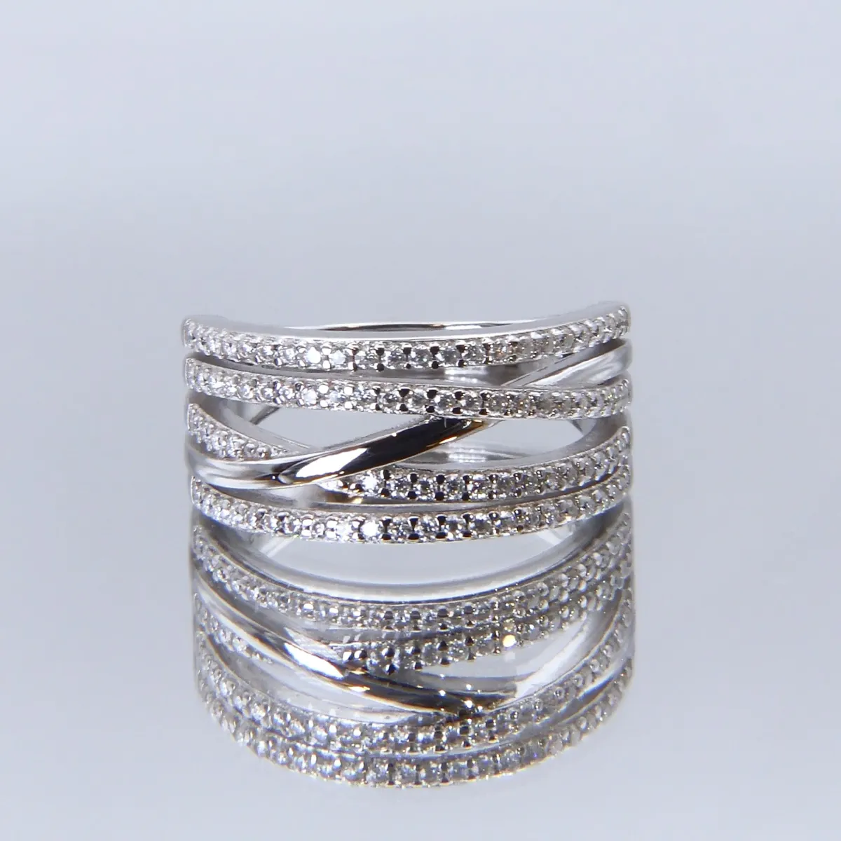 Estrella - Moissanite Cross-Over Lijnen Ring