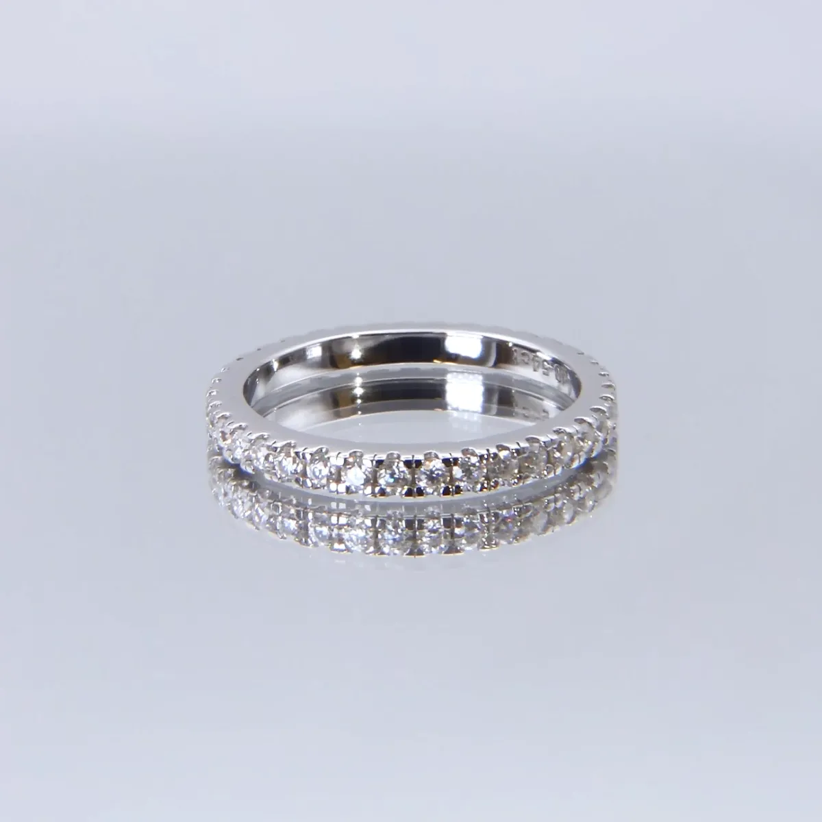 Starlet - Moissanite Mémoire Ring