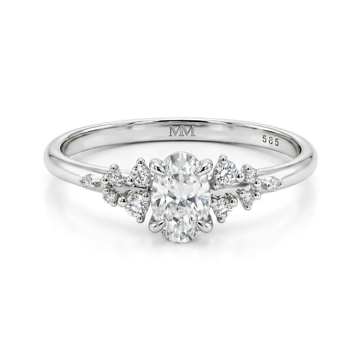 Ovaal - Moissaniet ring met minimalistische zijstenen