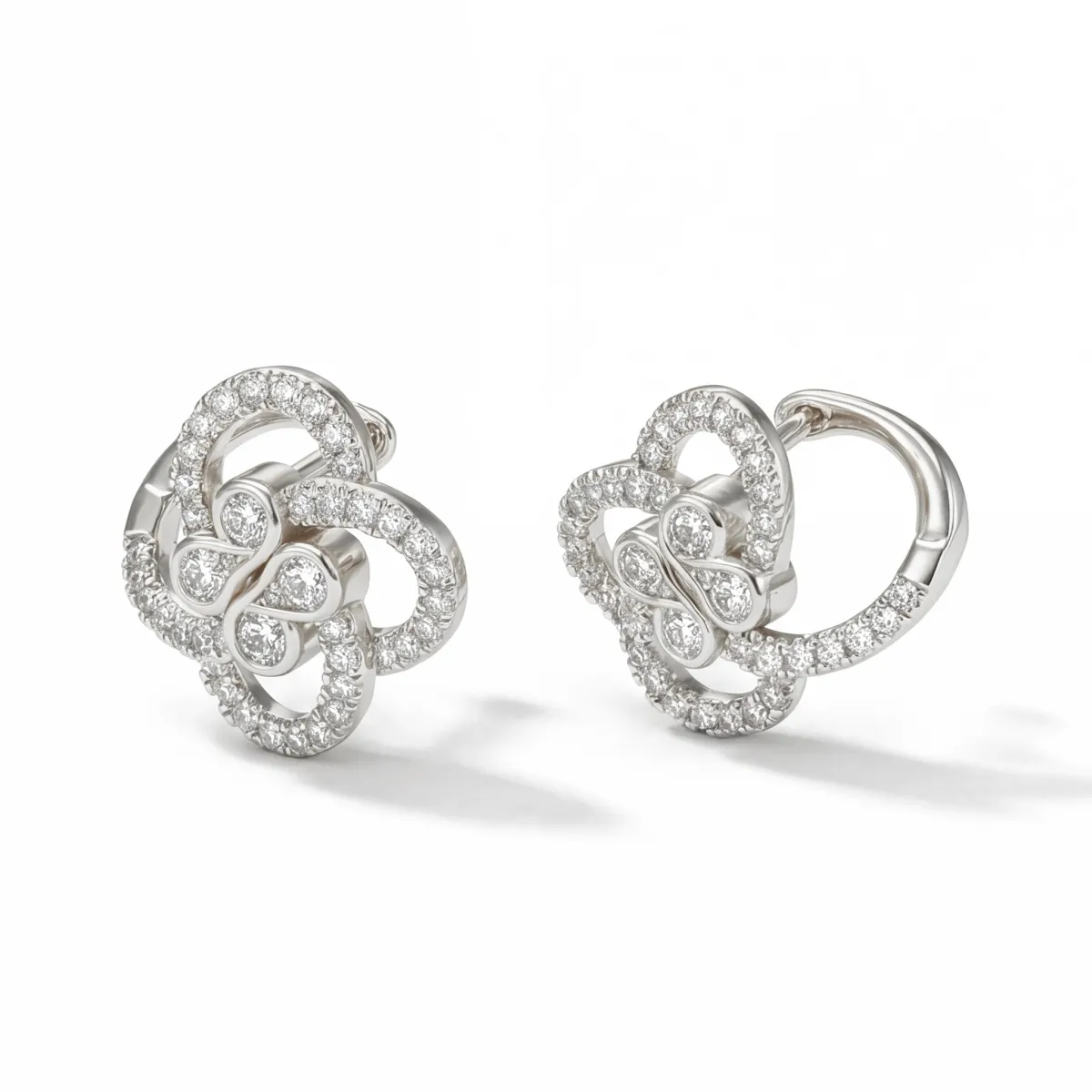 Vortexia - Florale Motief Moissanite Klaver Oorbellen Met Pave-Gezette Schittering