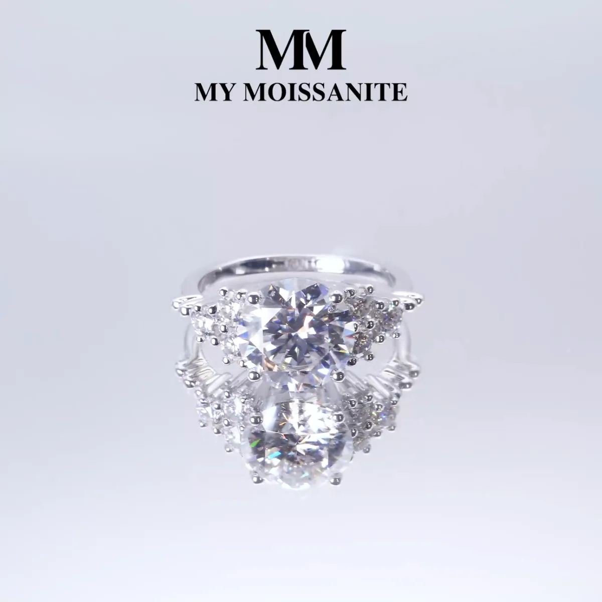 Astral - Moissanite Verlovingsring Met Zijstenen